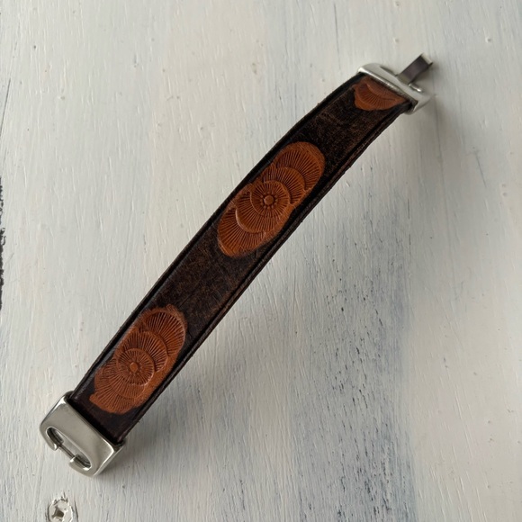 Unisex Wide Strap Leather Bracelet - Picture 6 of 7